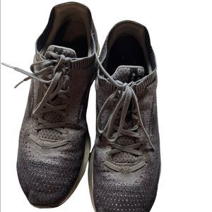 Sneakers Brooks Levitate Sz 12.5M  Mens  DNA/AMP Flyknit sneakers